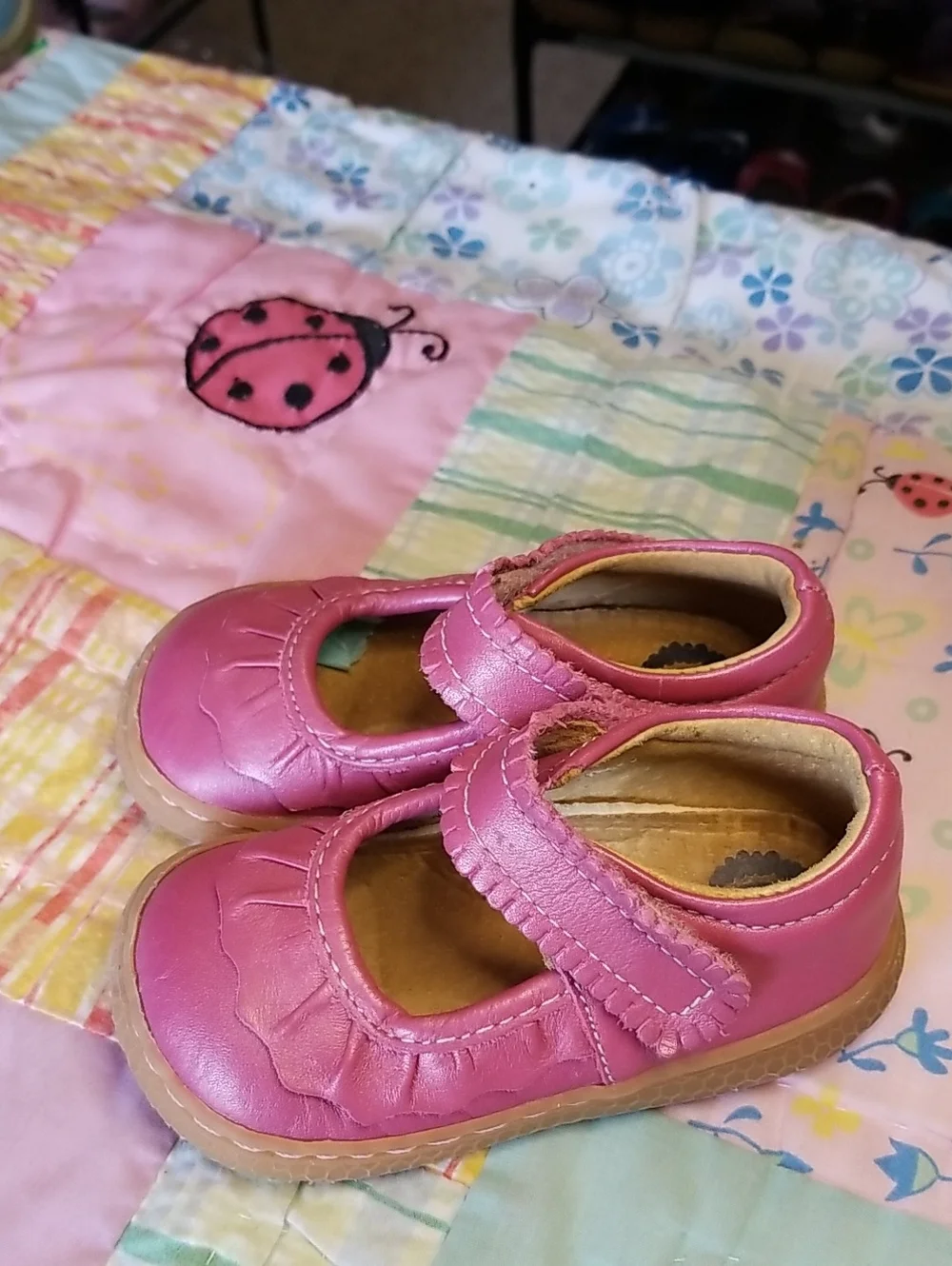 Livie & Luca Pink Shimmer Leather Ruche Soft Originals Made in Mexico Size 5